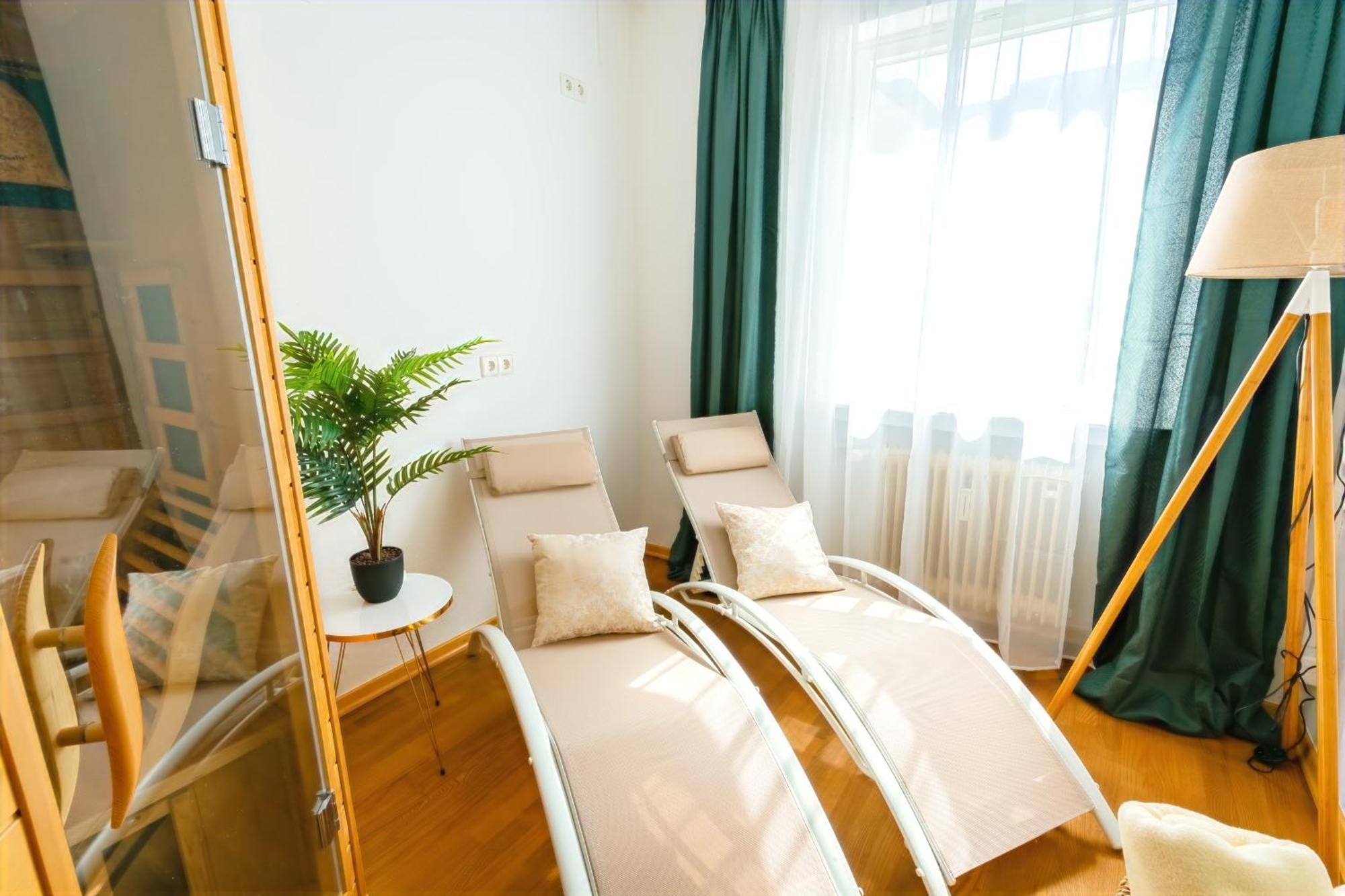 The Big Muenster Fuer Bis Zu 12, Whirlpool, Sauna, Zentral, Tischfussball, Balkon, Gasgrill Ulm Extérieur photo