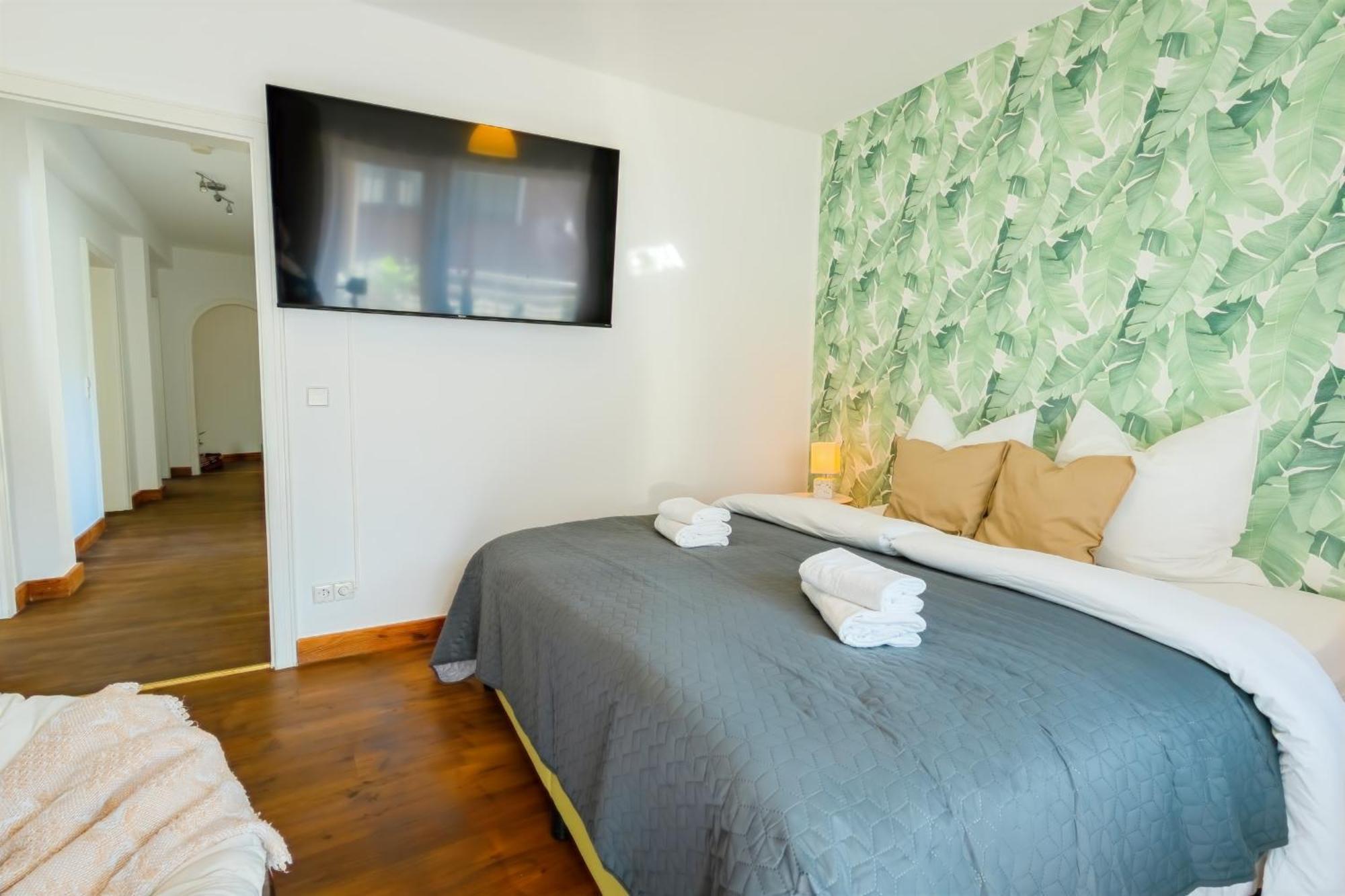 The Big Muenster Fuer Bis Zu 12, Whirlpool, Sauna, Zentral, Tischfussball, Balkon, Gasgrill Ulm Extérieur photo